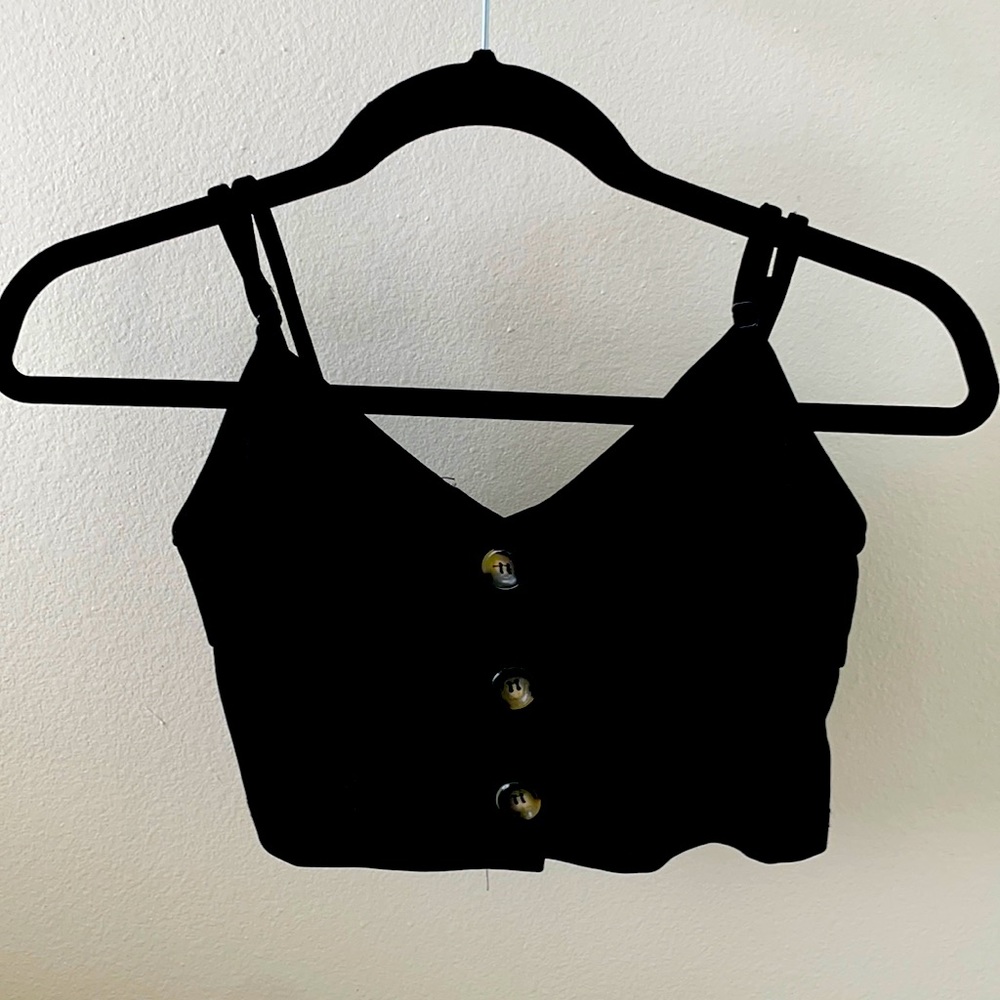 BLACK BUTTON CROP TOP